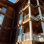 Aparthotel Shackleton 4*
