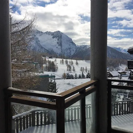 Hotel apartamentowy Shackleton